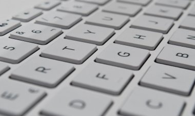 CyberSmarts for Seniors: Using a Computer  (Video 5)