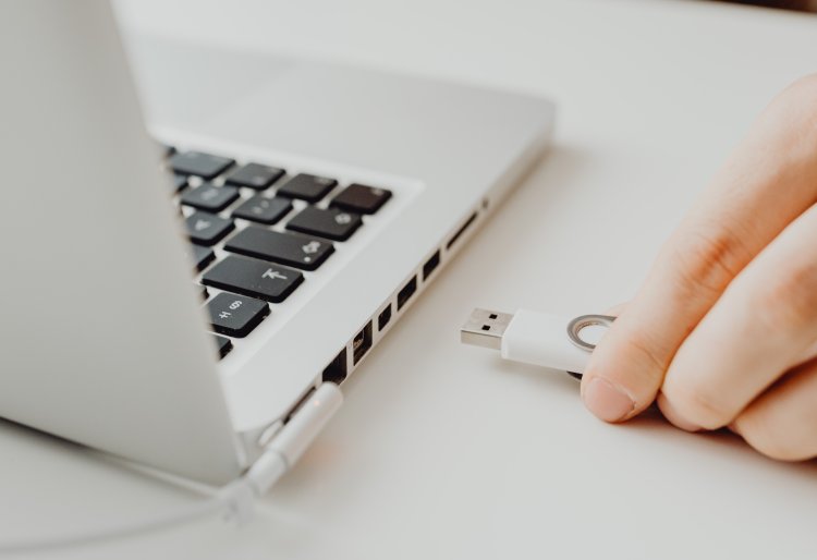 CyberSmarts for Seniors: Common Computer Accessories  (Video 4)