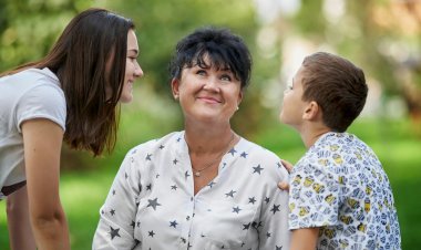The Joy of Gratitude: 12 Simple Quotes About Appreciating the Present Moment